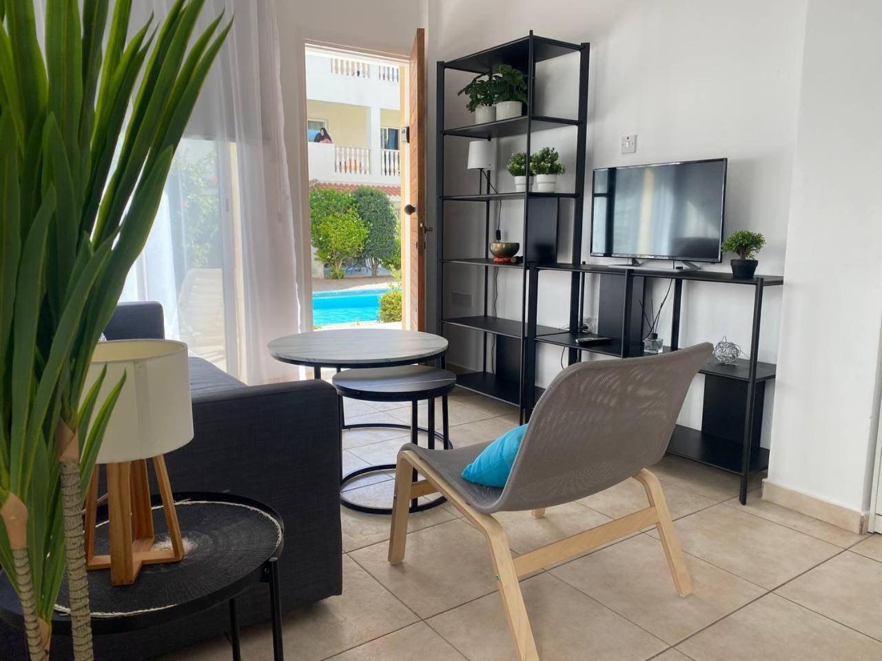 Beautiful One Bed Apartment In 파포스 외부 사진