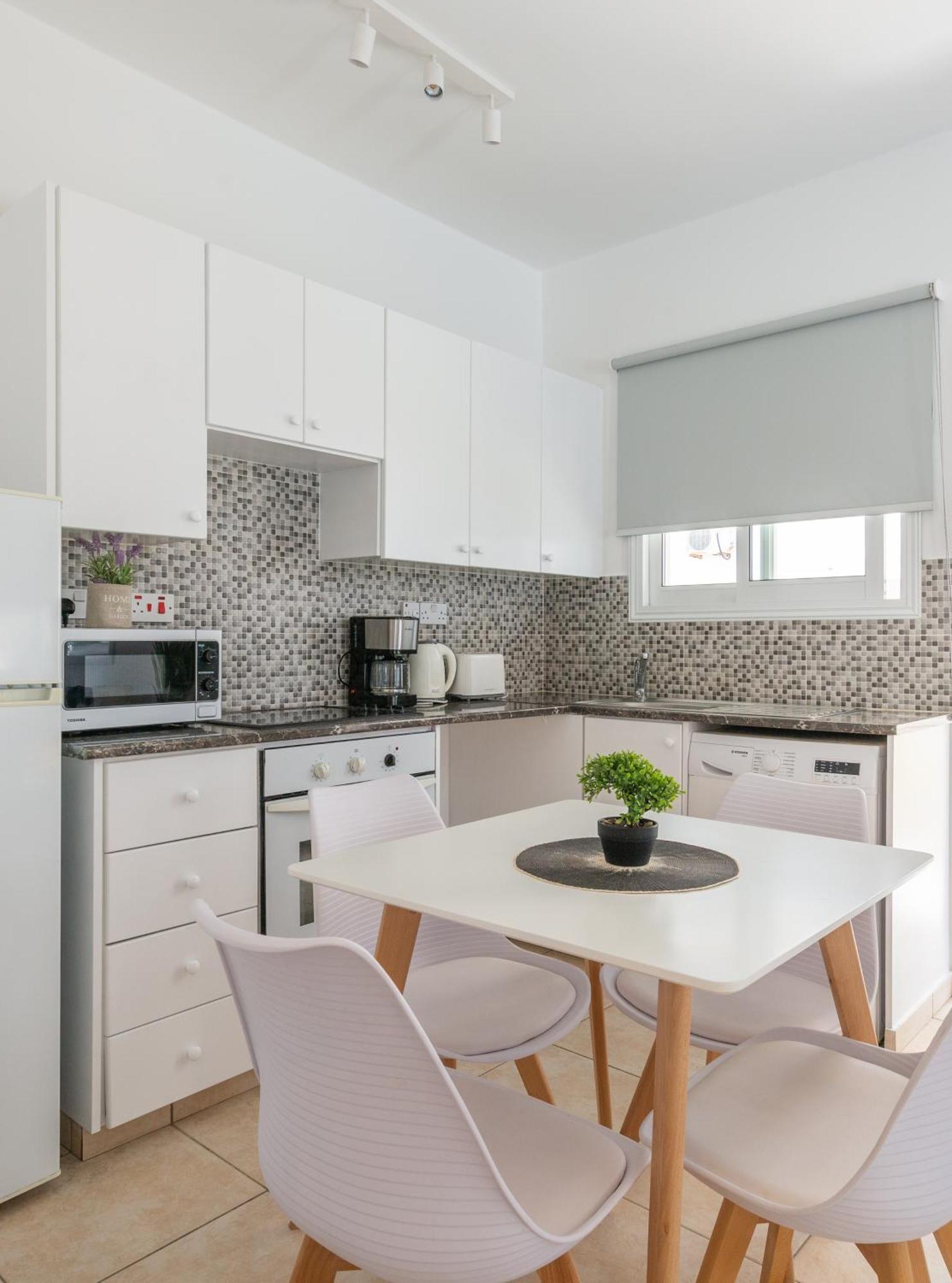 Beautiful One Bed Apartment In 파포스 외부 사진