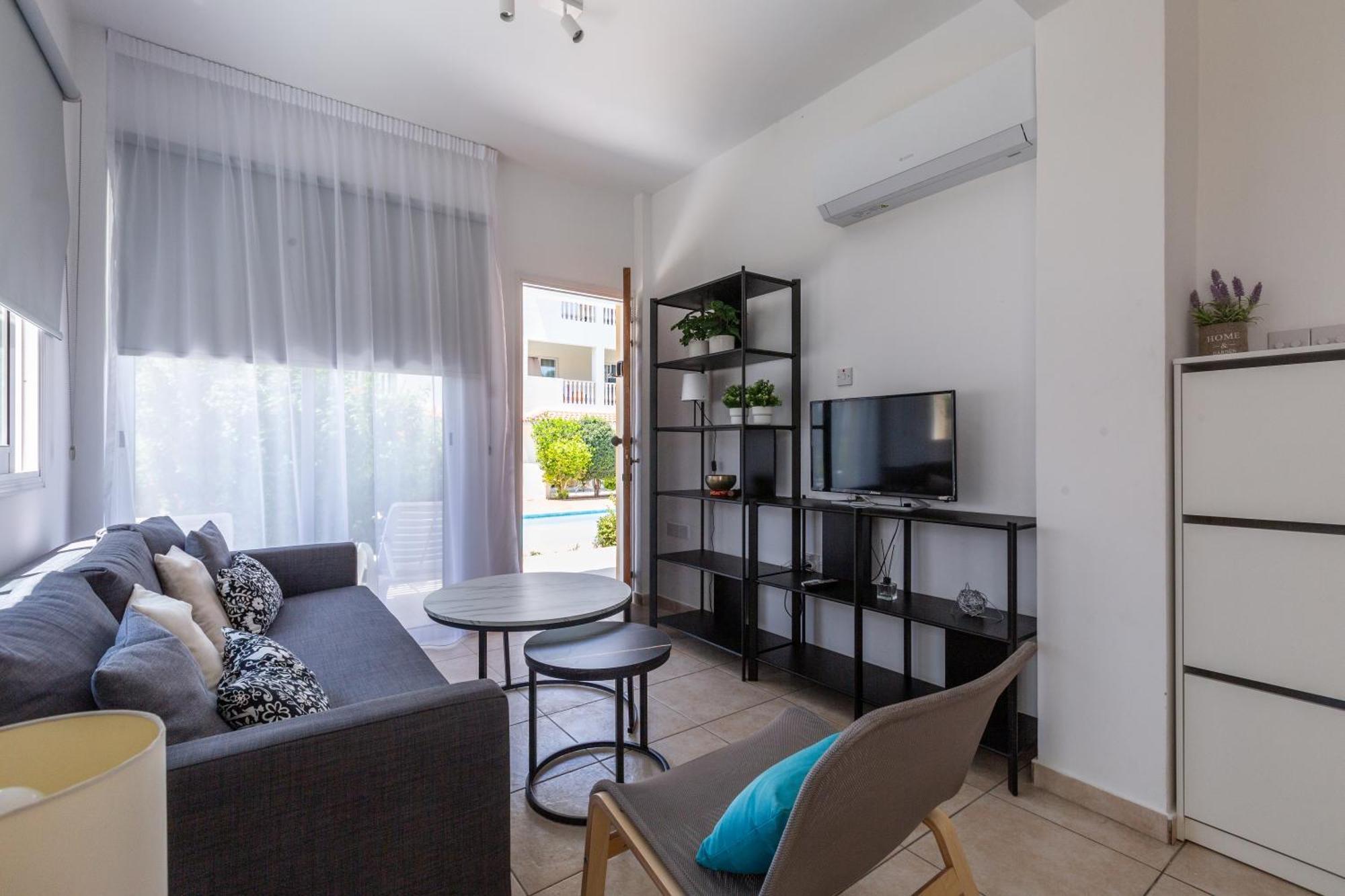 Beautiful One Bed Apartment In 파포스 외부 사진